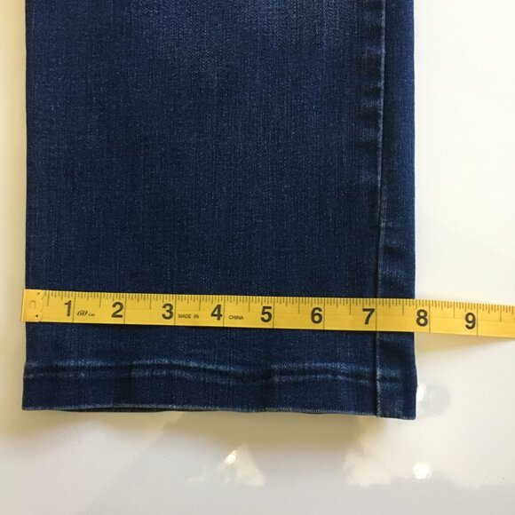 LEE Straight Leg Mid Rise Relaxed Fit Cropped Jean Womens Size 30 Medium Wash - Picture 13 of 14